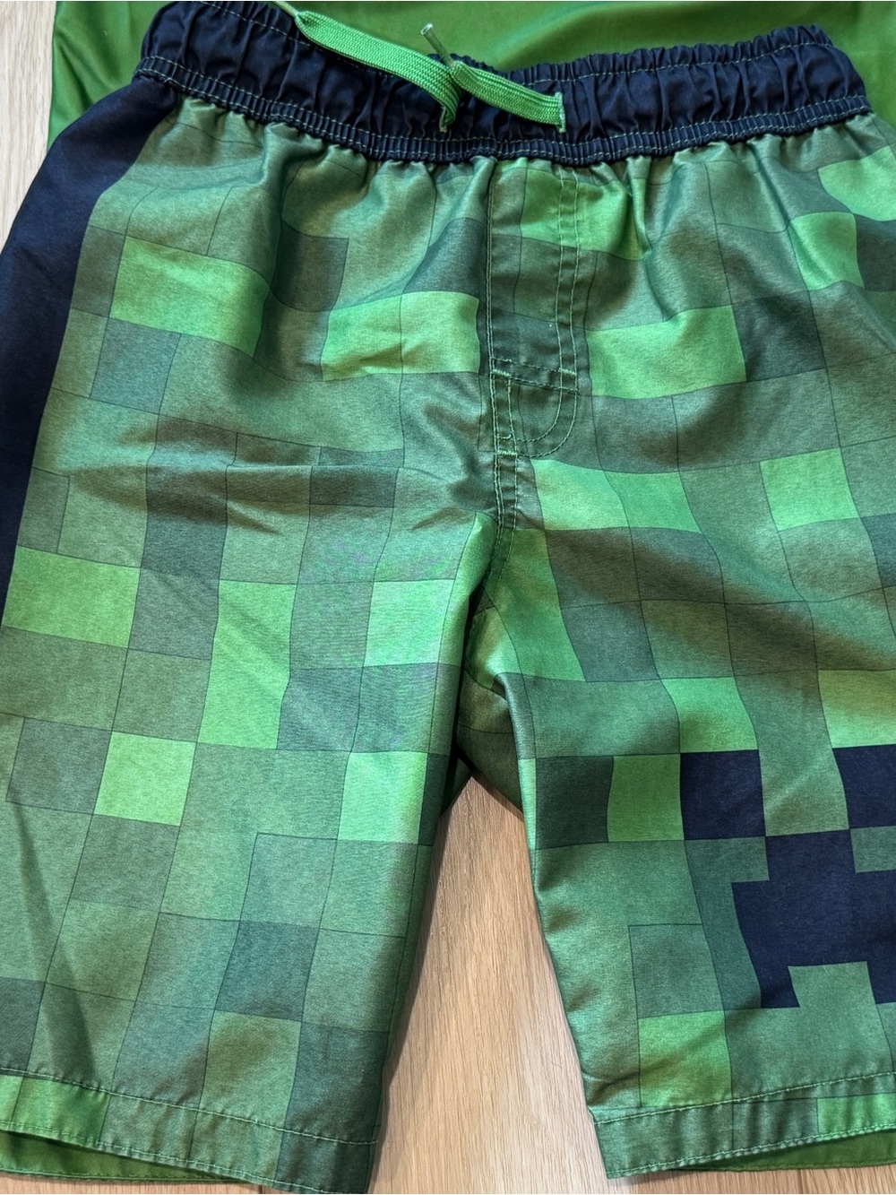 Minecraft Green Creeper Rash Guard Set - Picture 2 of 9